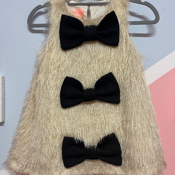Wauw Capow Fuzzy Bow Kids Dress - Picture 1 of 5